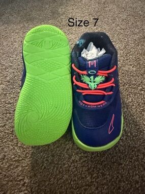 KidsKINDERFIT  BRAND NEW Blue and Neon Green Athletic Shoes - Size 7